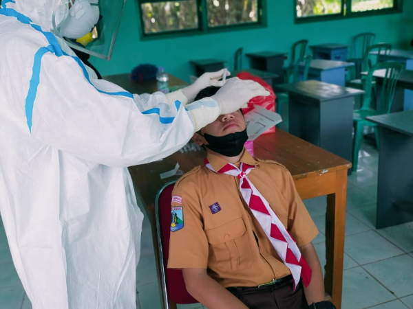 SAMPLE UJI SWAB ANTIGEN SISWA MTSN 6 BANYUWANGI