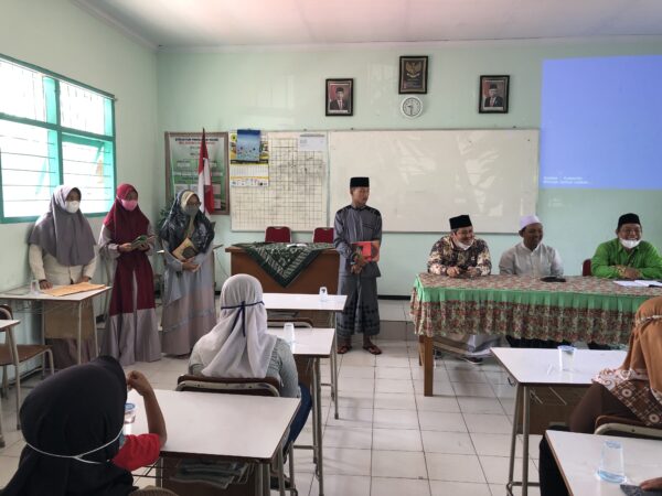 Rapat Wali Murid Kelas Unggulan Terkait Program Amtsilati