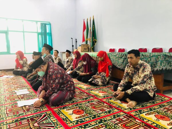 PENERIMAAN RAPOR KELAS VII DAN DELAPAN MTsN 6 BANYUWANGI